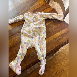 Carter’s fleece footed onsie 6-9 month